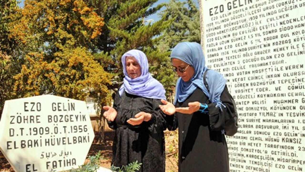 Ezo Gelin in Kızı Annesinin Mezarını Ziyaret Etti - Gaziantep Son ...