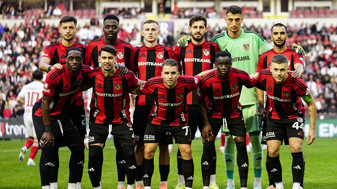 5 futbolcuya uyarı