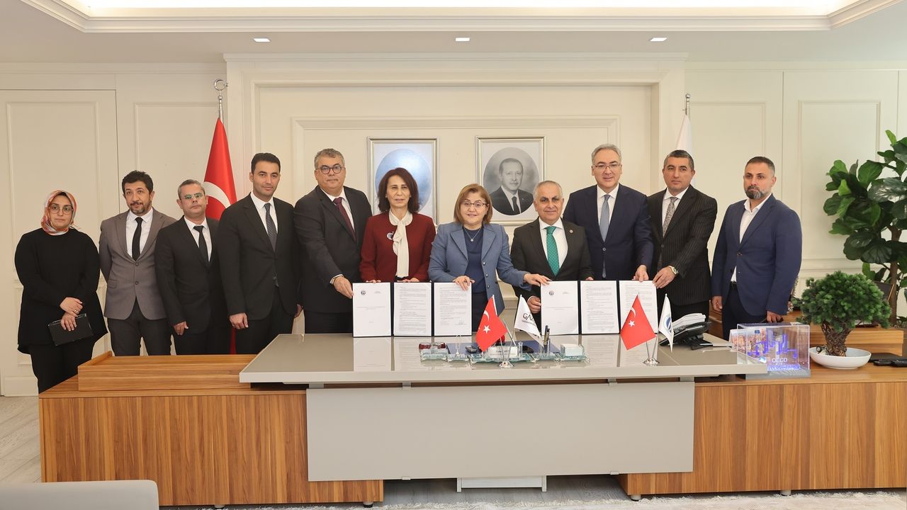 GAÜN ile akademik imza