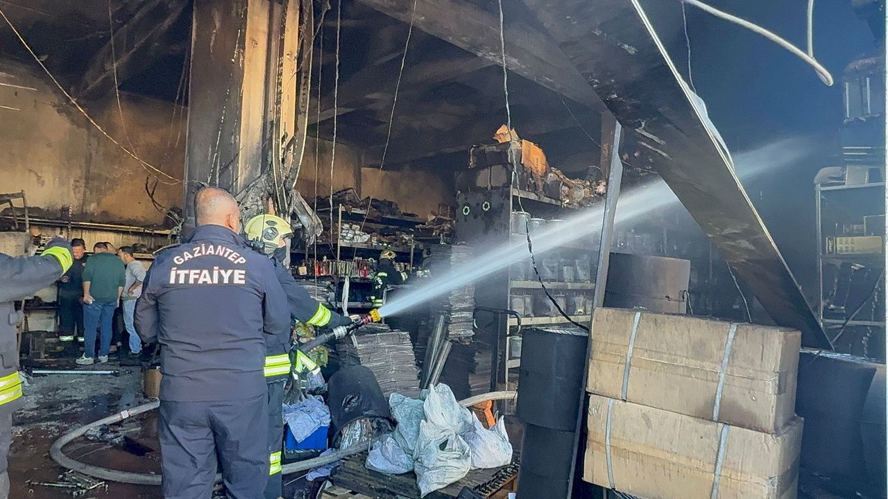 Sanayi sitesindeki yangın korkuttu