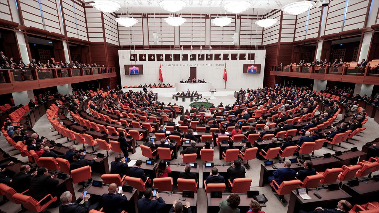 Mecliste ana muhalefet Yeni parti