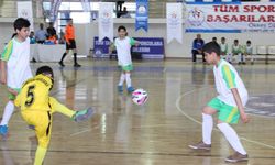 Depremin anısına futsal turnuvası 