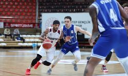 Potada bu kez güldürdüler 88-77