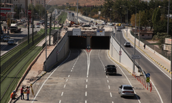 Dikkat !..Bu yol trafiğe kapatılıyor