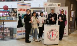 Jandarmadan şiddetle mücadele standı açtı