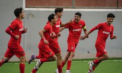 U19 kendine geldi