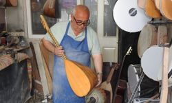 Bağlama ustası dertli