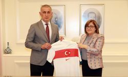 Şahin’den, Hacıosmanoğlu'na şaşırtan sürpriz