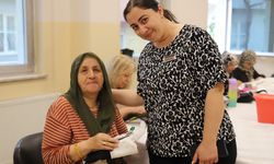 Gençlere taş çıkartıyor
