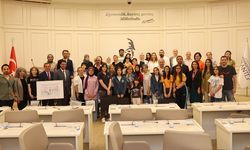 İmzalar sanat için atıldı