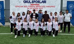 Nizip Spor Lisesi kupayla döndü