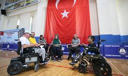 Kurucu başkan yardıma koşuyor