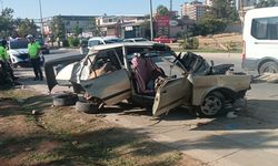 Otomobil ile 2 işçi servisi çarpıştı: 1 ölü