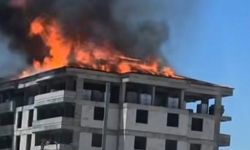 Bina inşaatında korkutan yangın