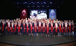 İlahiyat fakültesi mezunlarını verdi