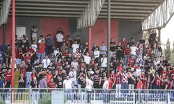 Taraftarlar tesislere aktı