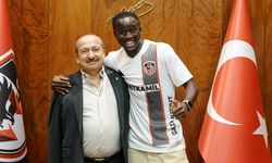 Camara imzayı attı