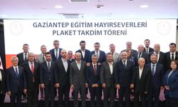 Eğitime katkı sağlayanlara plaket