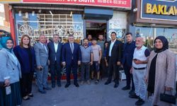 Vekillerle esnafa gitti