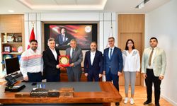 Ali Güven Fincan’a plaket