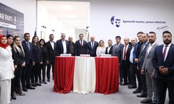 Anahtar Parti 1 yaşında