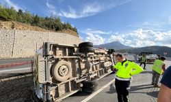 Yolcu minibüsü şarampole devrildi: 13 Yaralı