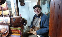 66 yıldır teknolojiye direnerek çanta yapıyor