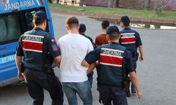 Aranan zanlıları jandarma yakaladı