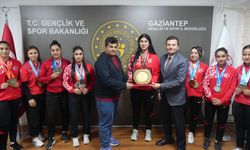 Başarılı sporculardan Şahin'e ziyaret