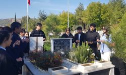Öğretmen mezarı başında anıldı