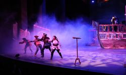 Tiyatro şölenine davet