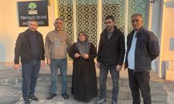 Düşürdüğü altını çöplükte buldu