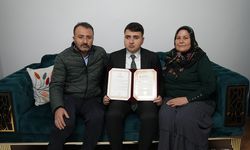 Görme engelli hafızın Kur'an-ı Kerim sevgisi