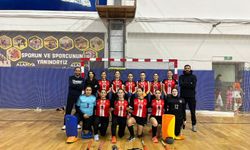 Hokey’de iki takım finallere kaldı