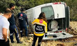 Minibüs şarampole uçtu 1 ölü 3 yaralı