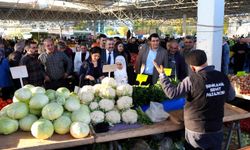 Pazarda vatandaşla buluştu