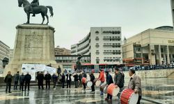 Seslerini davul zurna ile duyurdular