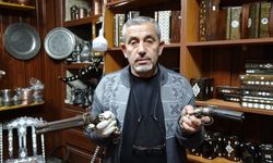 Antika silahlar sedef kakma ile süsleniyor