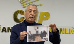 Atatürk’ün fotoğrafı niye yok?