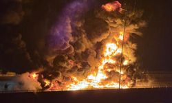 Bebek bezi yüklü tır alev alev yandı