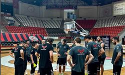 Efeler, İstanbul’a hazırlanıyor