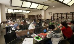 Kütüphaneler doldu taştı