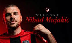 Son imza Mujakic’ten