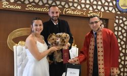 Nikahın sürpriz konukları şaşırttı