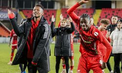 Yeniler sahneye çıktı