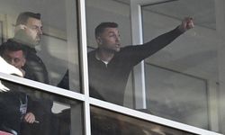 Burak hoca yerinde oturamadı