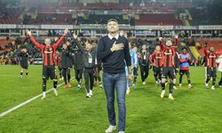 Burak Yılmaz’dan tribünlere en güzel üçlü