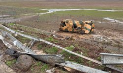 Kontrolden çıkan askeri araç devrildi