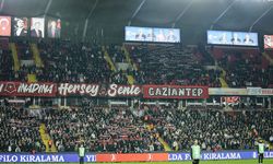Büyükşehir Stadyumu'nda taraftar şov