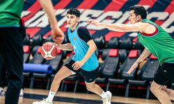 Potada gözler Fener maçında